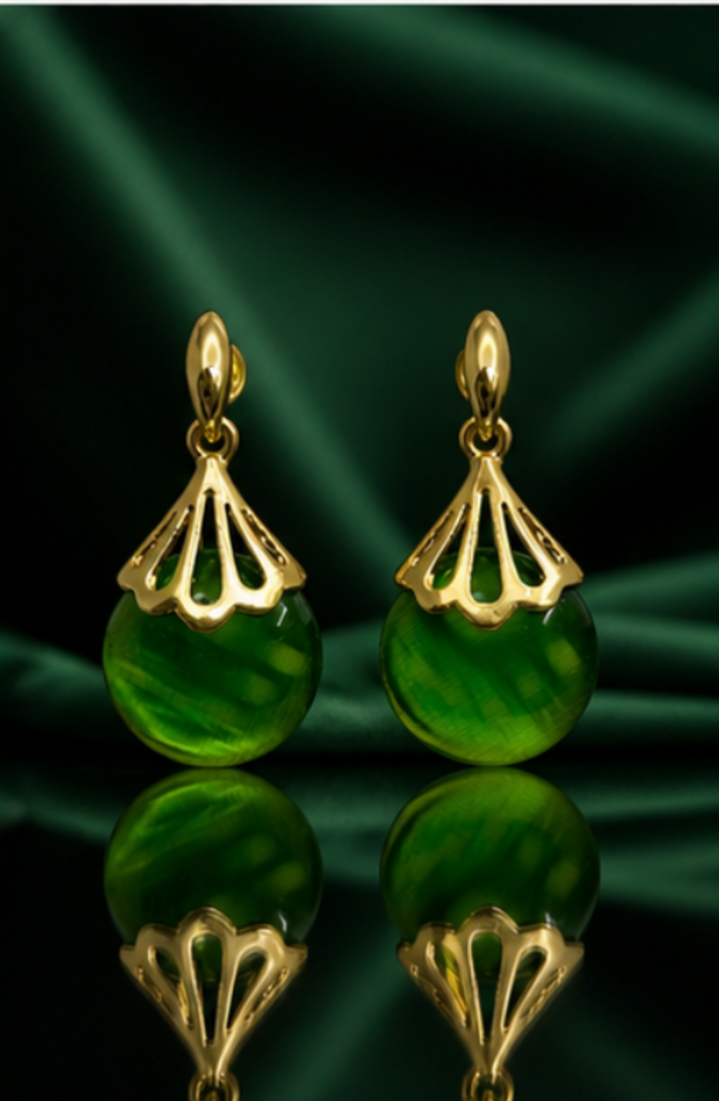 Emerald Aura Drop Earrings